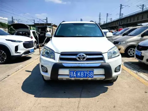 Toyota RAV4 2011 2.0L Automatic Classic Edition — thumbnail 2