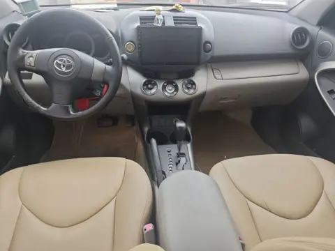 Toyota RAV4 2011 2.0L Automatic Classic Edition — thumbnail 9