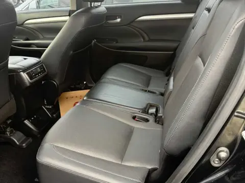 Toyota Highlander 2021 2.0T 4WD Premium 7-Seater — thumbnail 5