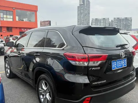 Toyota Highlander 2021 2.0T 4WD Premium 7-Seater — thumbnail 8