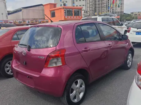 Toyota Yaris 2009 1.6E Automatic Comfort Edition — thumbnail 3