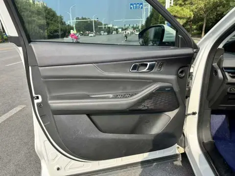 Changan UNI-K 2021 2.0T Luxury Automatic — thumbnail 11